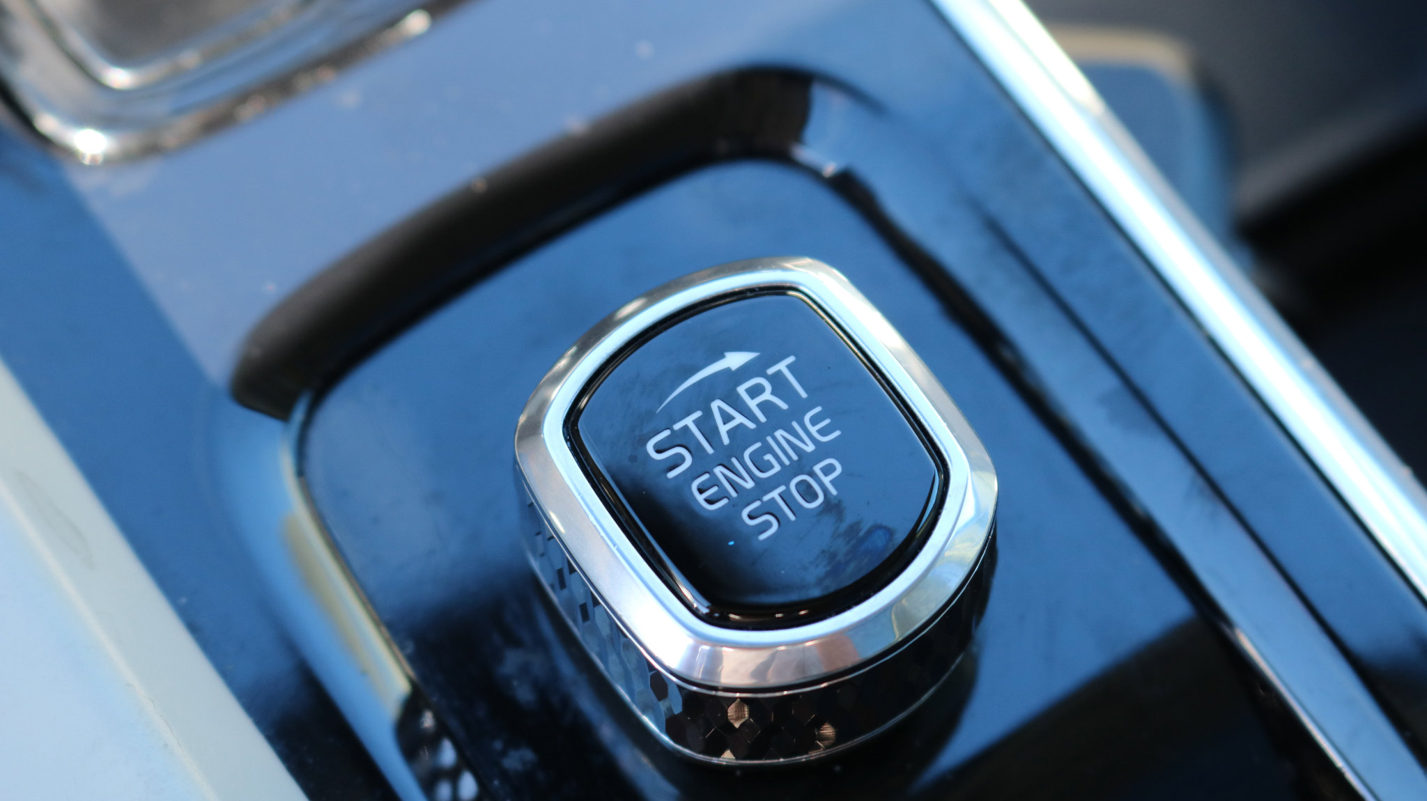 Used 2023 Volvo XC60 B5 Core w/ Protection Package Premier image 12