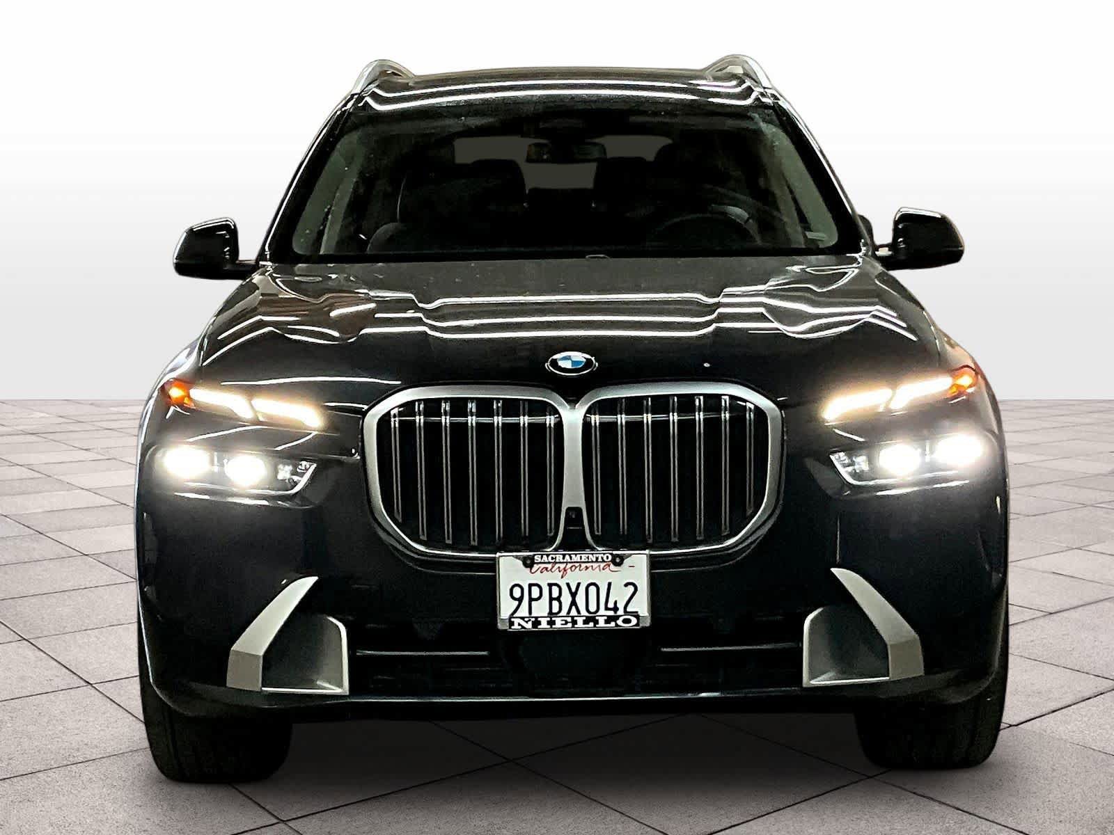 Used 2025 BMW X7 xDrive40i image 3