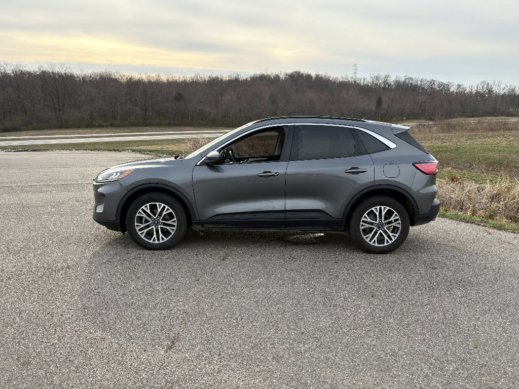 Used 2021 Ford Escape SEL image 2