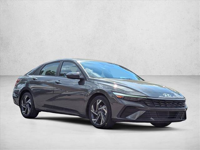 Used 2025 Hyundai Elantra Sport FWD video 3