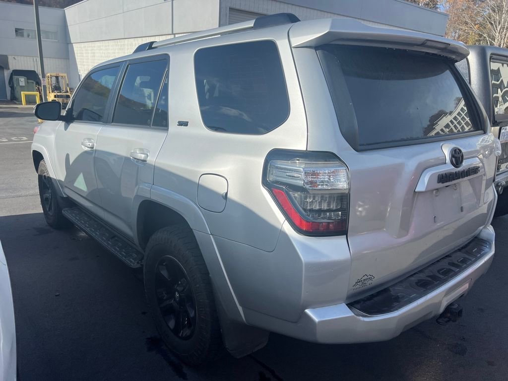 Used 2020 Toyota 4Runner SR5 Premium image 4