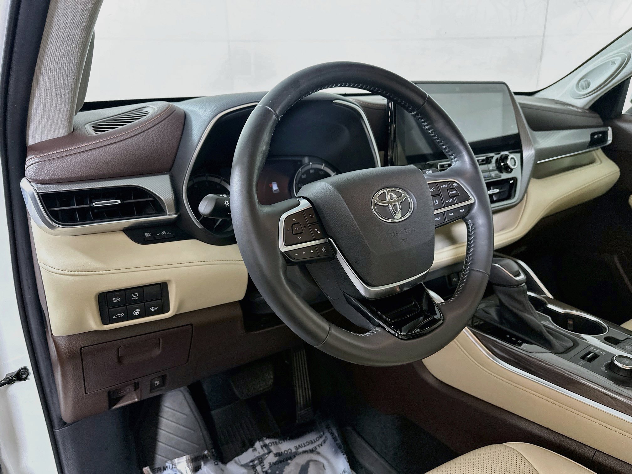 Used 2021 Toyota Highlander Platinum AWD/4WD image 9