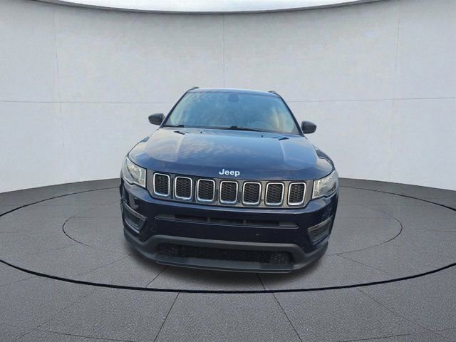 Used 2018 Jeep Compass Sport w/ Tech Group image 2