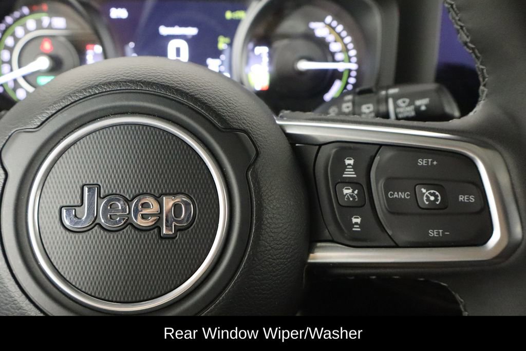 Used 2025 Jeep Wrangler Unlimited Sahara image 10