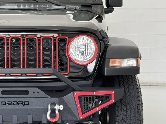 Used 2024 Jeep Gladiator Sport AWD/4WD image 9
