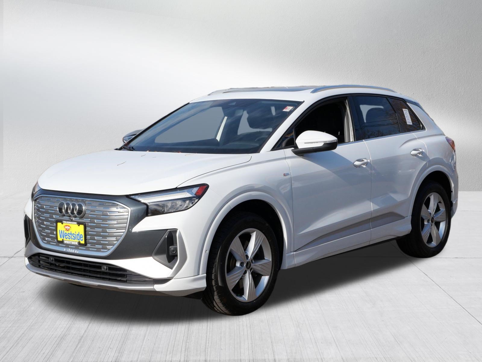 Used 2023 Audi Q4 e-tron Premium Plus AWD/4WD image 3