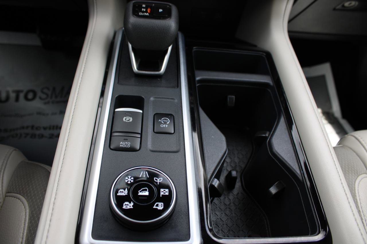 Used 2025 Nissan Pathfinder SL AWD/4WD image 29