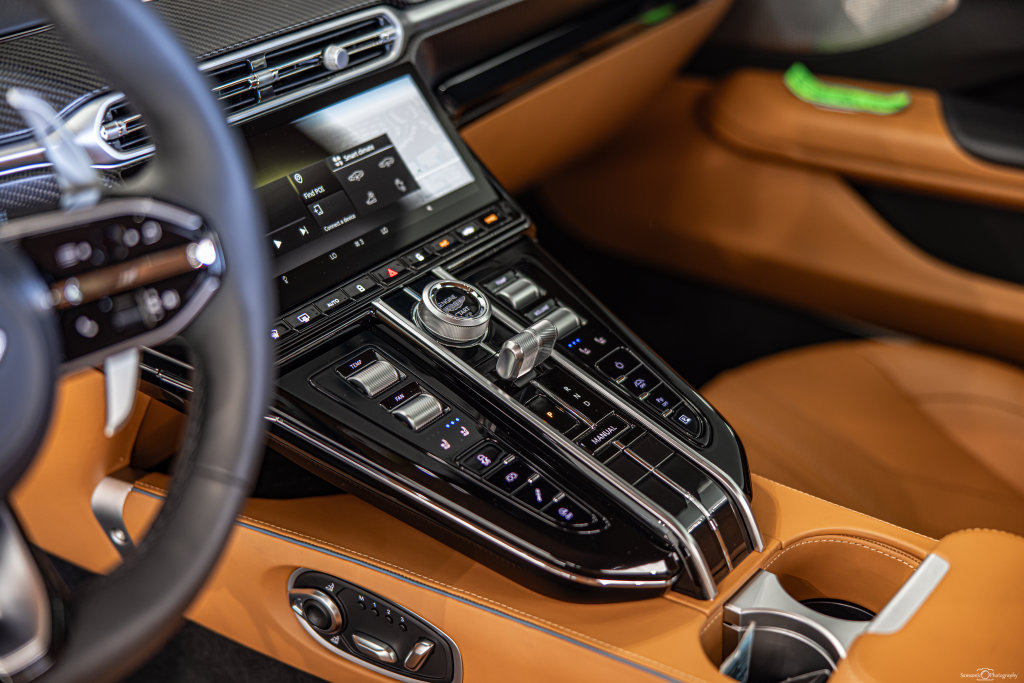 Used 2025 Aston Martin V8 Vantage Coupe RWD image 20