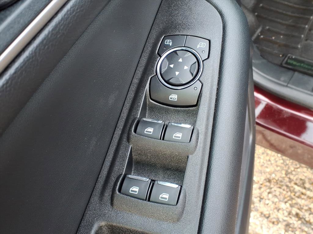 Used 2024 Ford Edge SEL w/ Convenience Package image 6