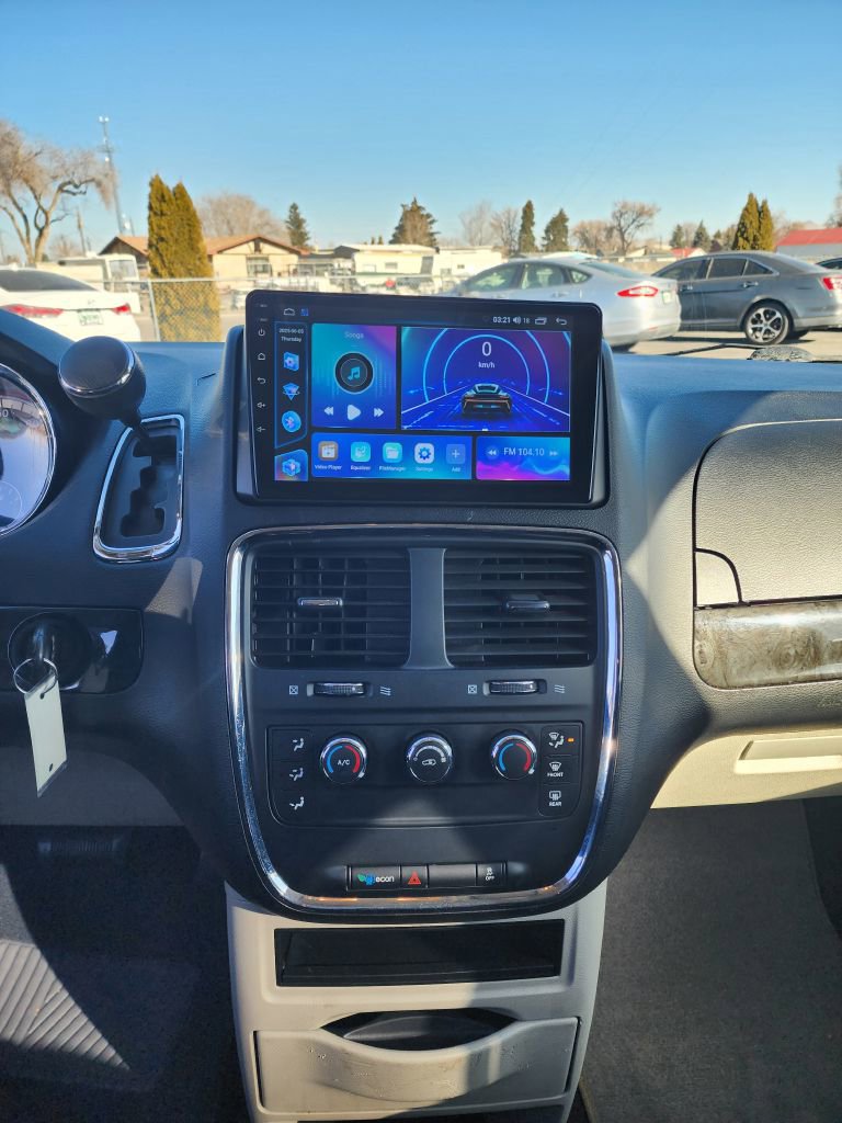 Used 2015 Dodge Grand Caravan American Value Package FWD image 12