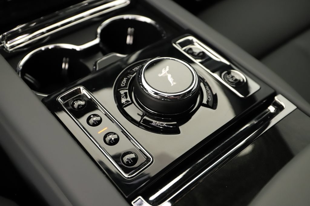 Used 2024 Rolls-Royce Cullinan w/ Cullinan Package AWD/4WD image 30