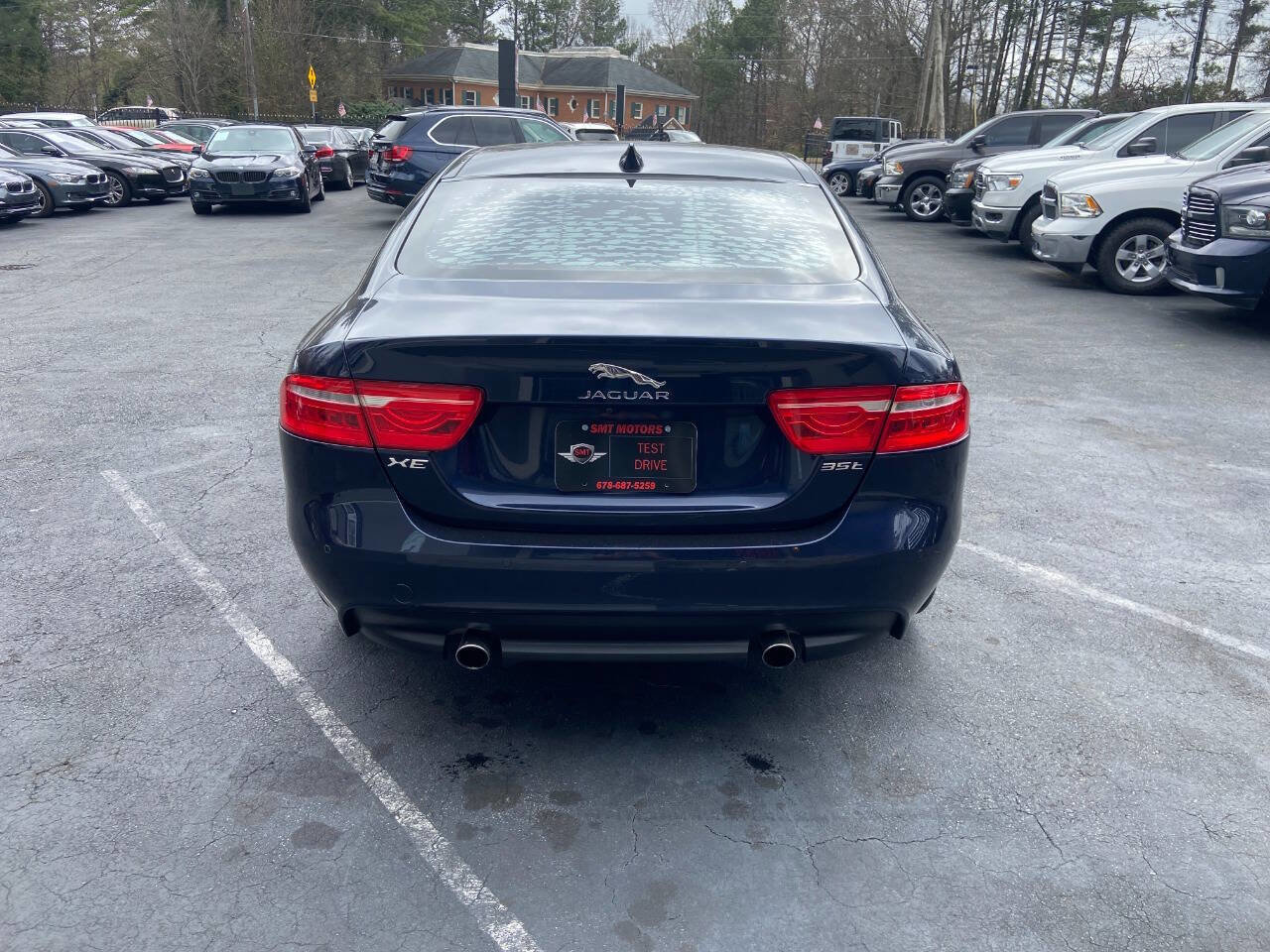 Used 2017 Jaguar XE Prestige RWD image 7