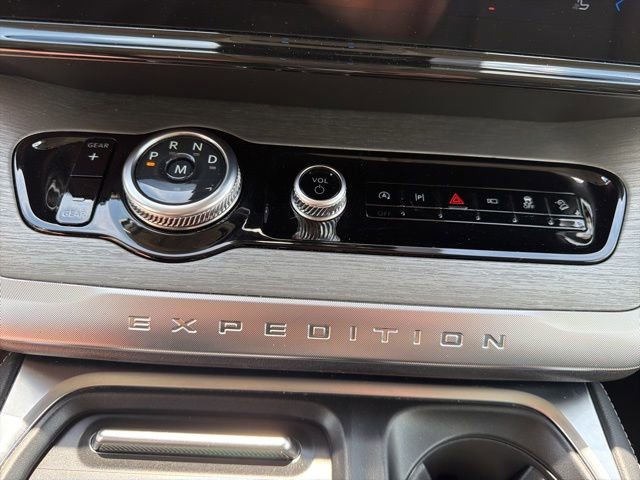 Used 2025 Ford Expedition Platinum AWD/4WD image 45