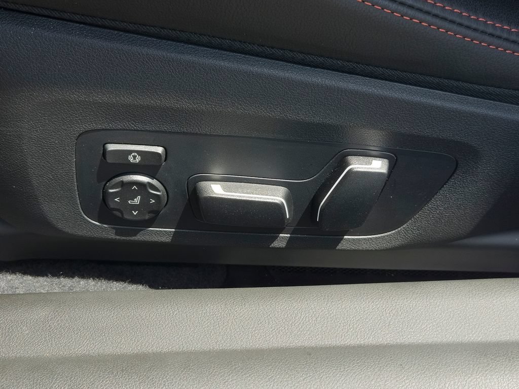 Used 2025 BMW M2 w/ Lighting Package RWD image 16
