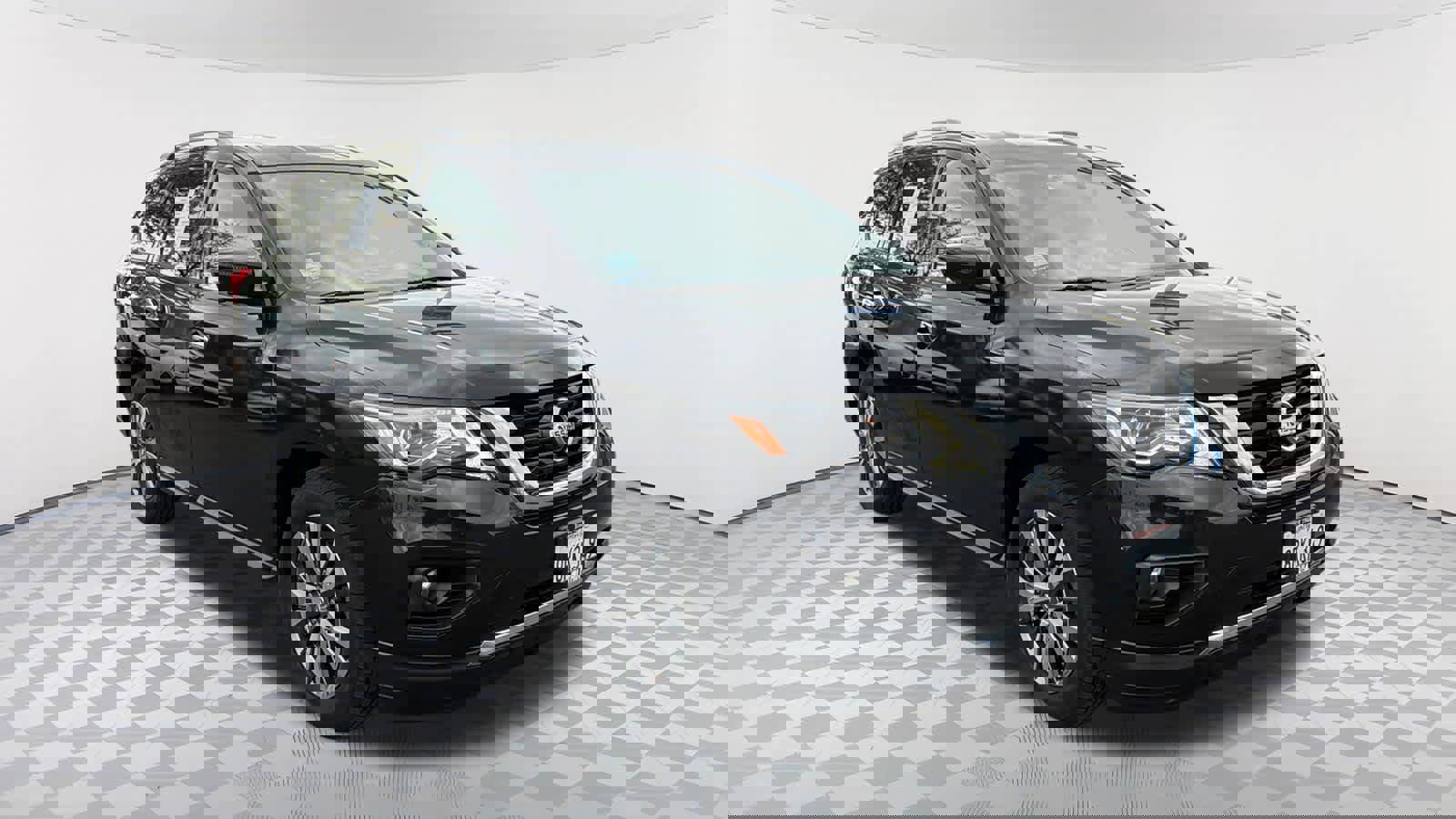 Used 2019 Nissan Pathfinder SL image 3