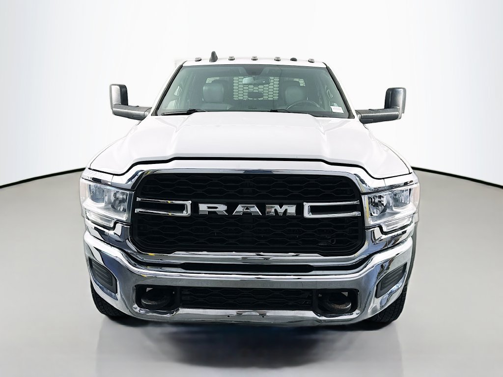 Used 2021 RAM 5500 Tradesman w/ Chrome Appearance Group AWD/4WD image 2