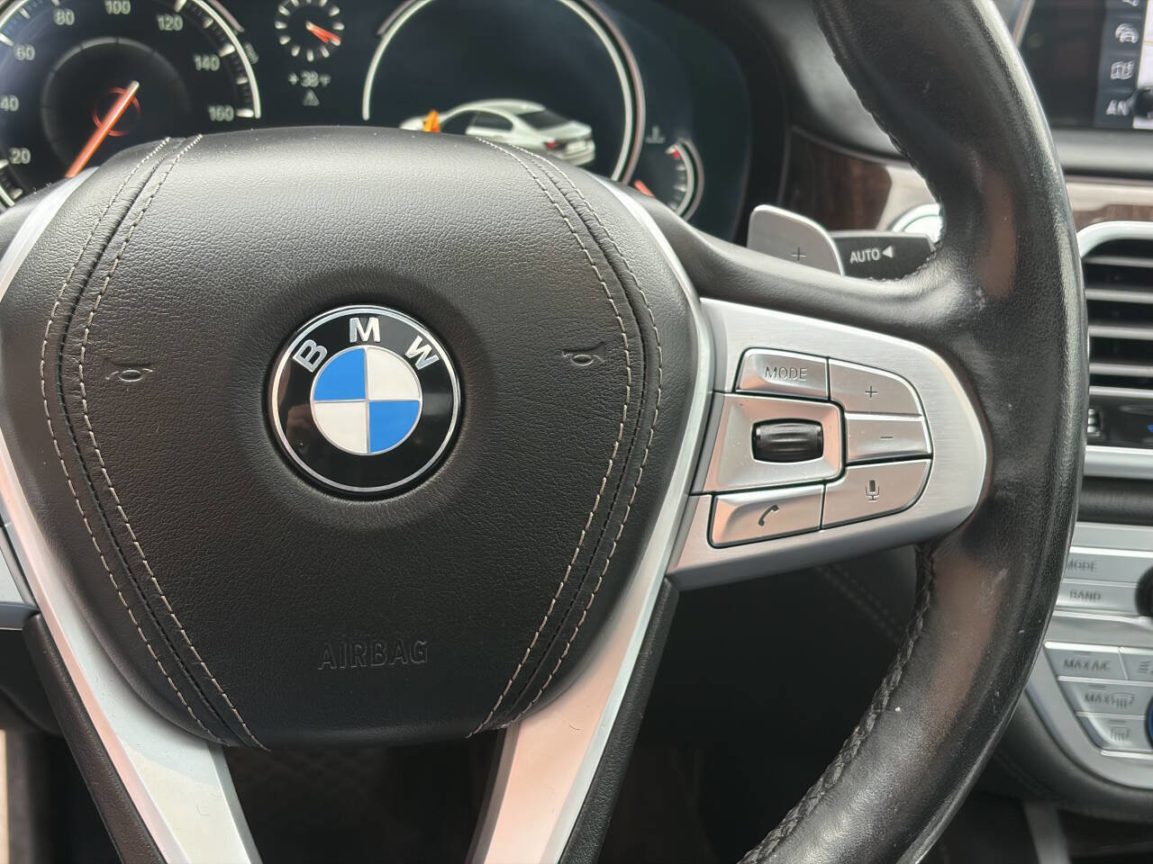 Used 2017 BMW 750i xDrive image 36