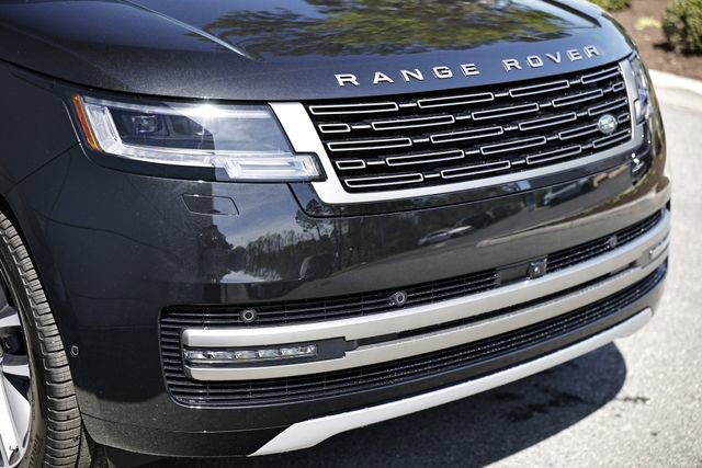 New 2026 Land Rover Range Rover Long Wheelbase SE image 14