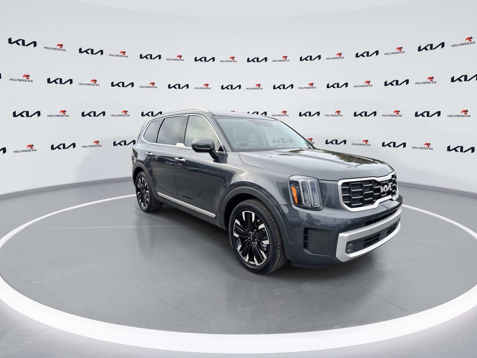 Certified 2024 Kia Telluride SX w/ Towing Package AWD/4WD image 2