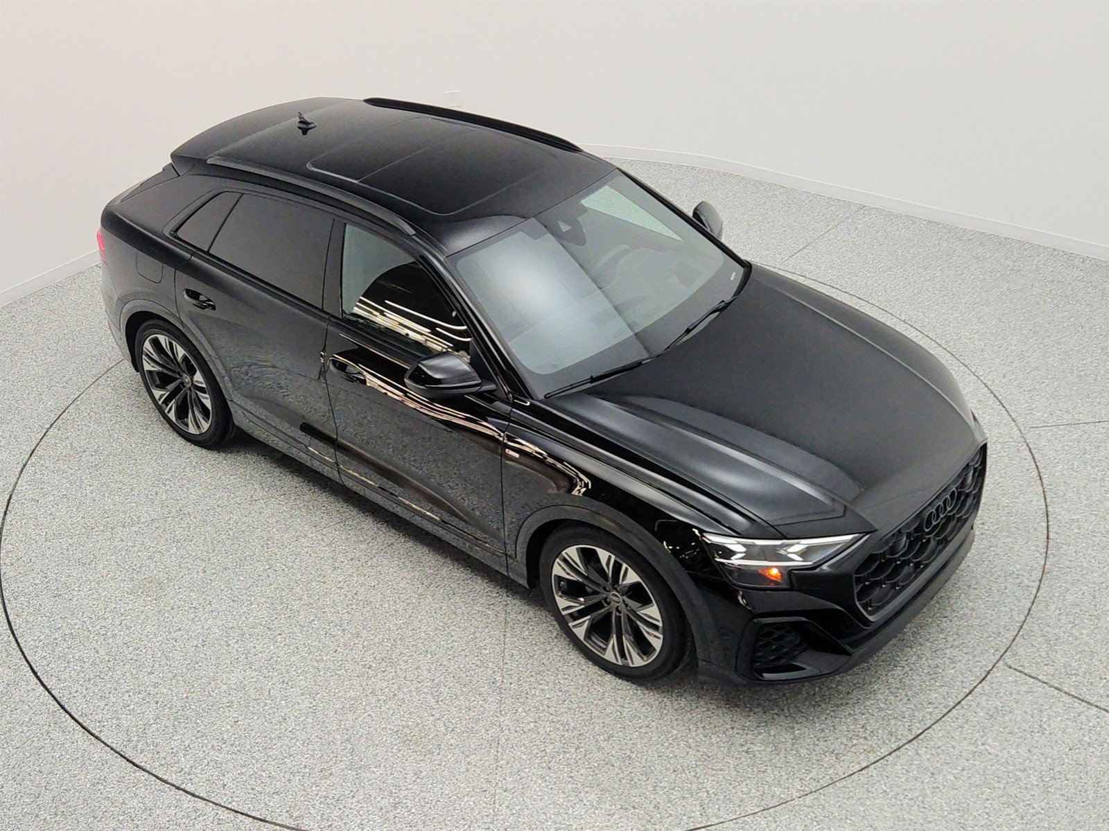 Used 2025 Audi Q8 Prestige w/ Prestige Package AWD/4WD image 25