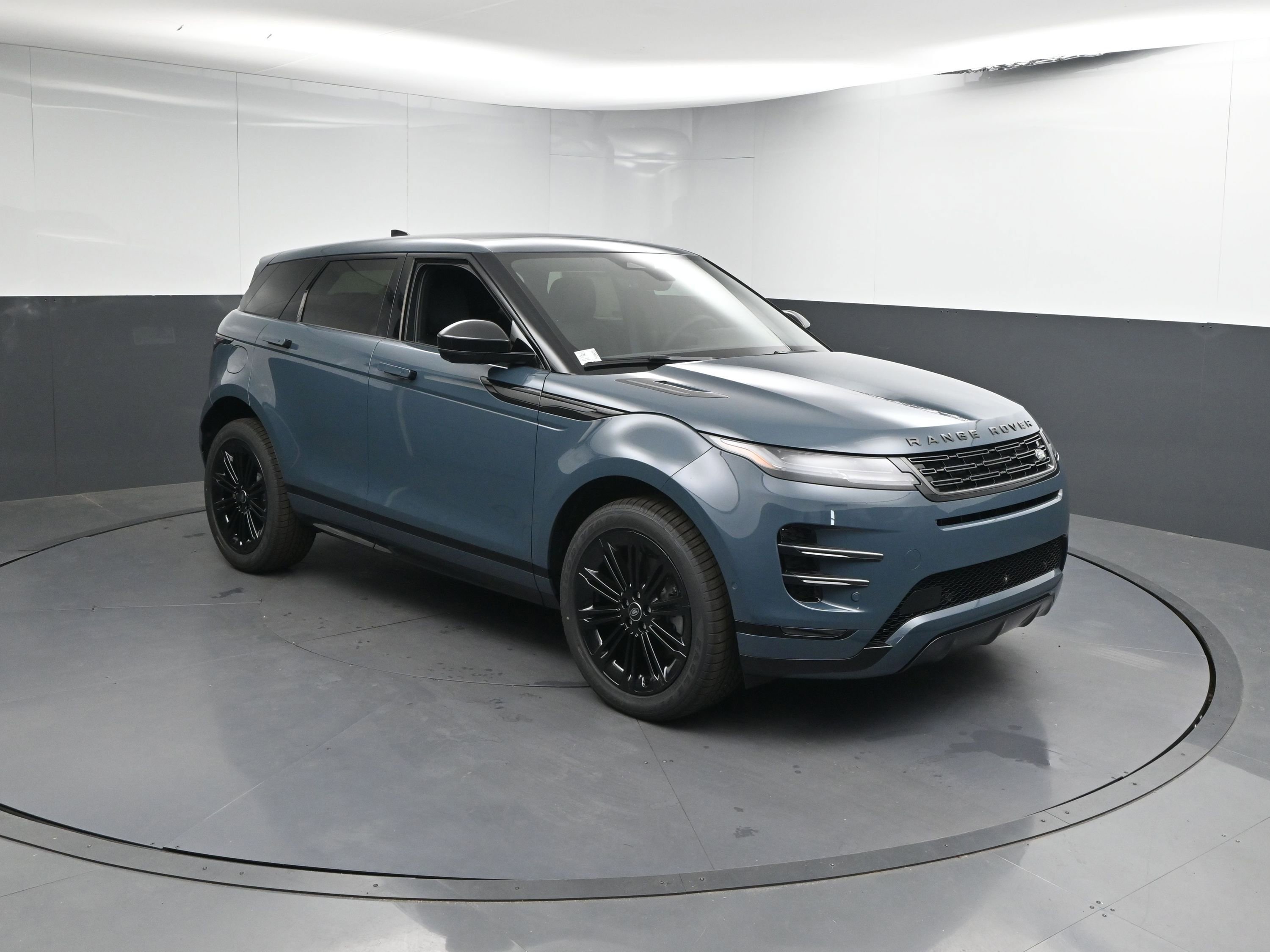 New 2026 Land Rover Range Rover Evoque Dynamic SE image 24