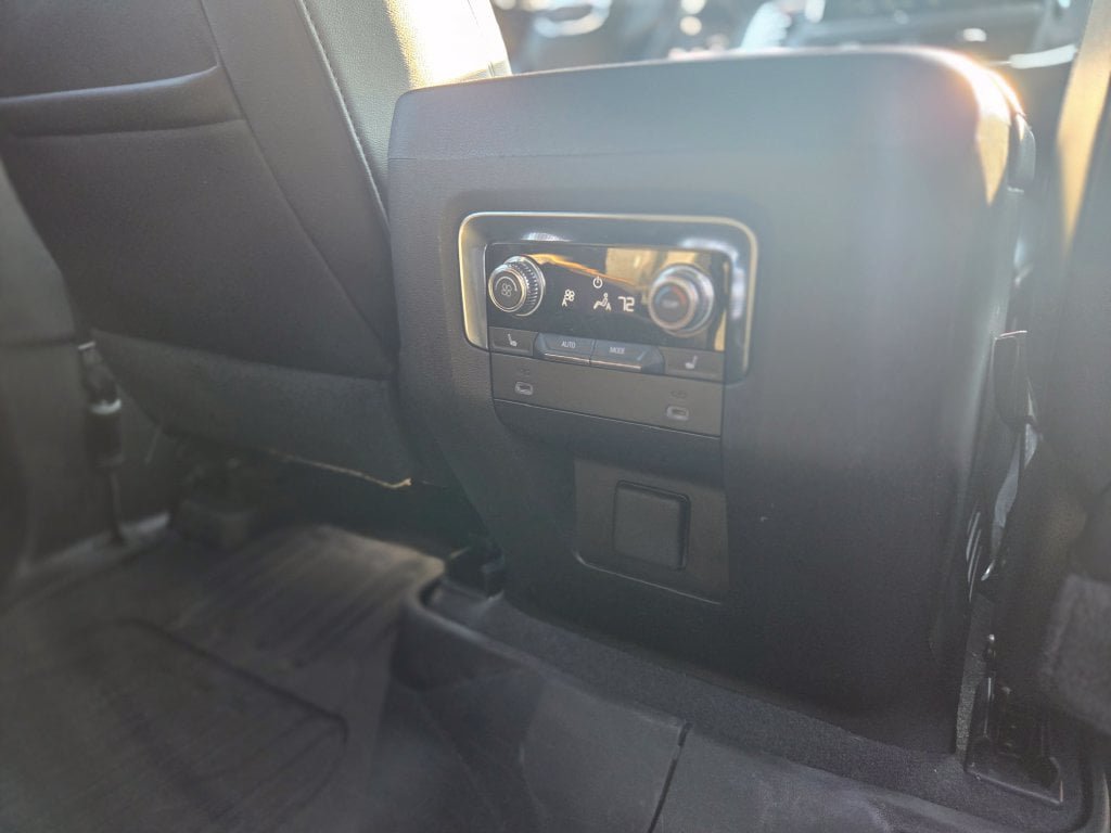 Used 2022 GMC Yukon AT4 AWD/4WD image 13