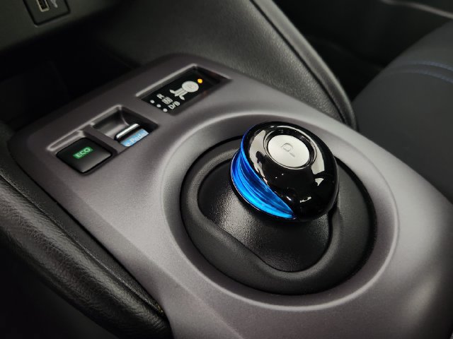 Used 2025 Nissan Leaf S FWD image 29