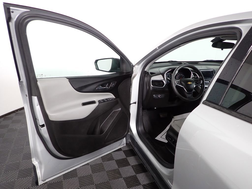 Used 2019 Chevrolet Equinox LS w/ LS Convenience Package image 16