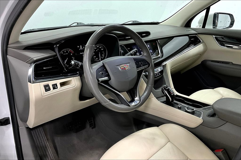 Used 2021 Cadillac XT6 Premium Luxury image 16