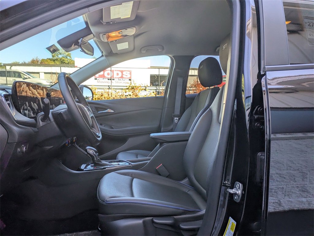 New 2025 Buick Encore GX Sport Touring image 12