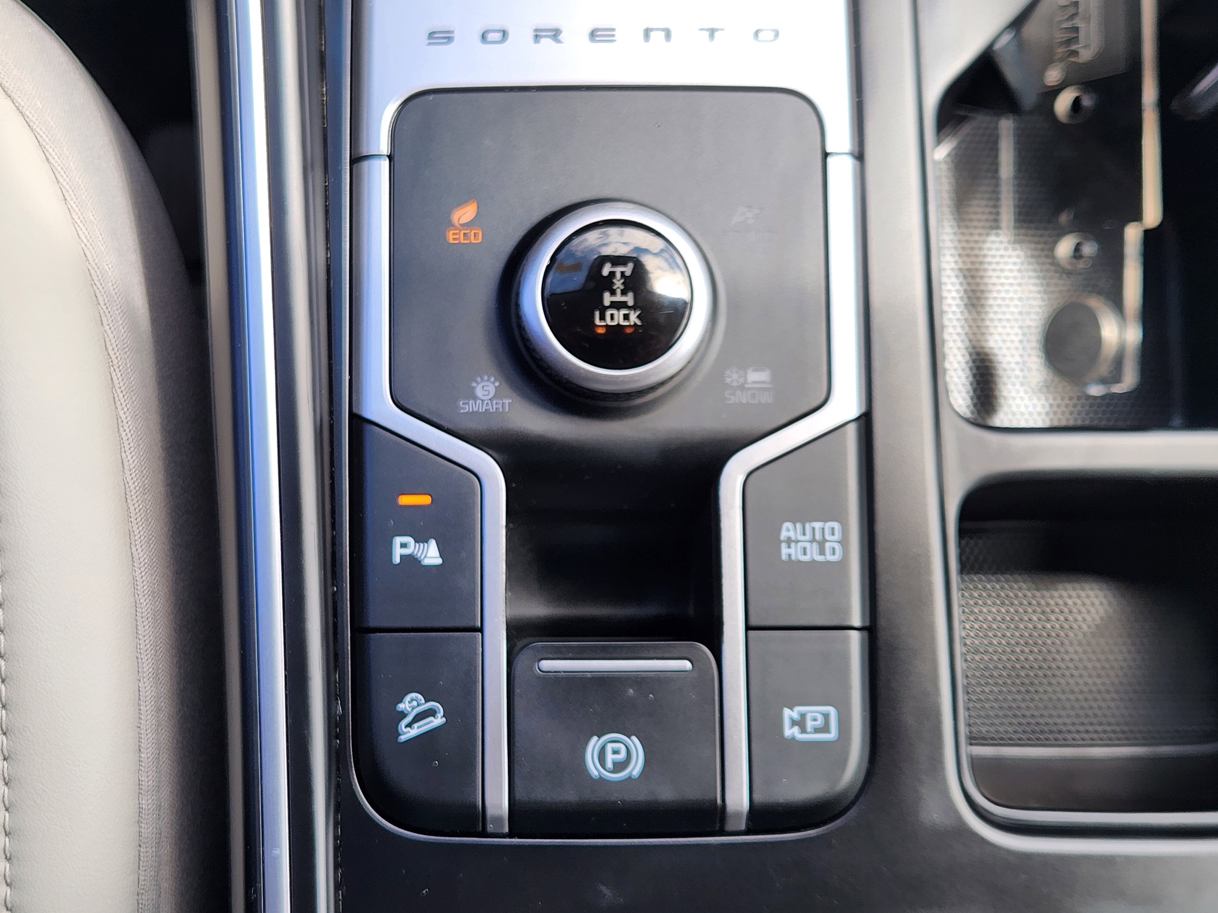 Used 2023 Kia Sorento EX AWD/4WD image 23