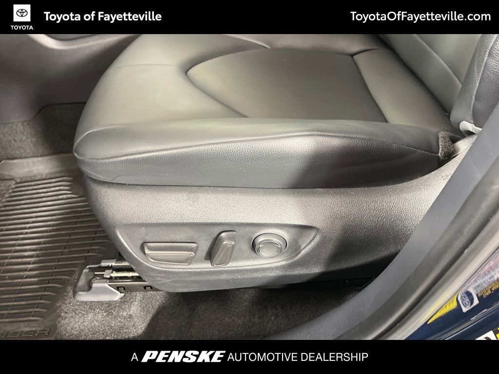 Certified 2025 Toyota Highlander XLE image 24