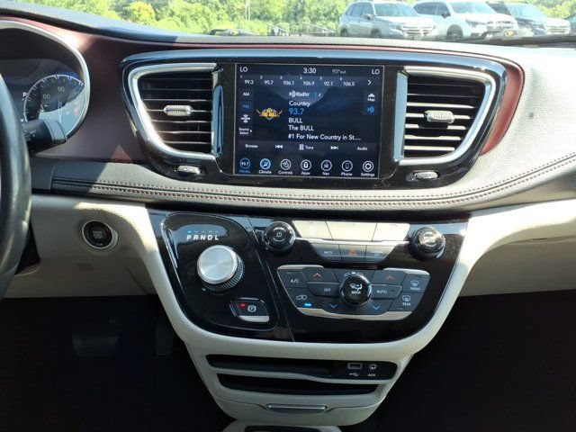 Used 2019 Chrysler Pacifica Limited FWD image 11
