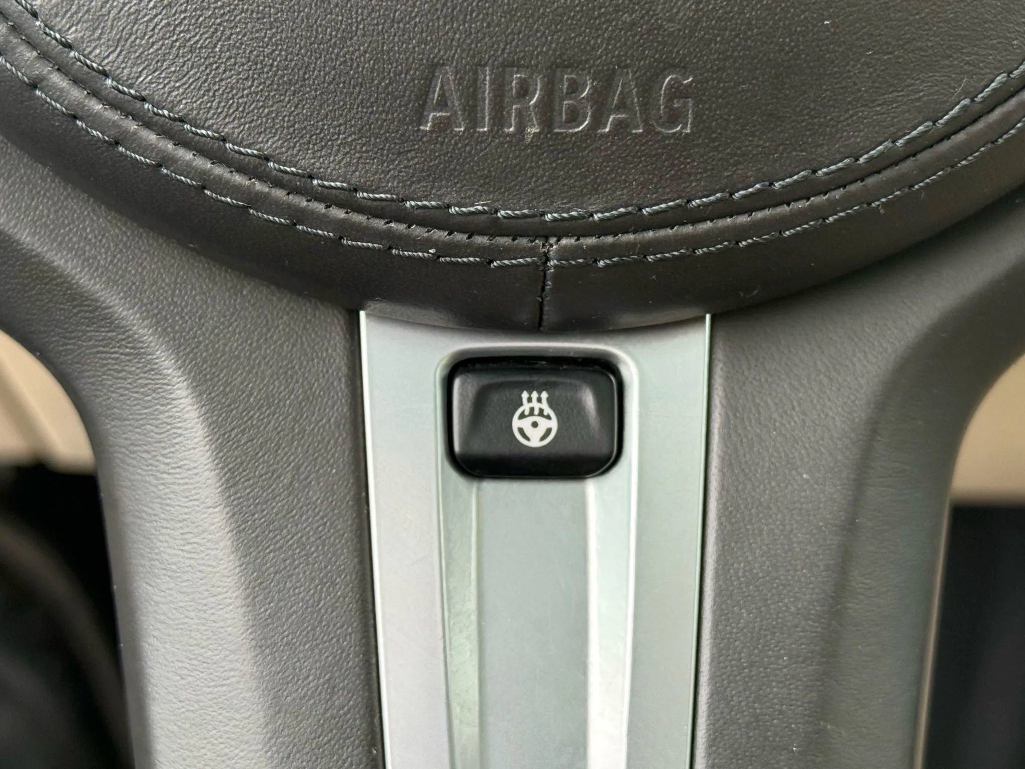 Used 2017 BMW 540i xDrive image 25