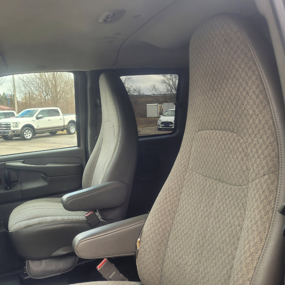 Used 2015 Chevrolet Express 3500 LT w/ LT Preferred Equipment Group image 13