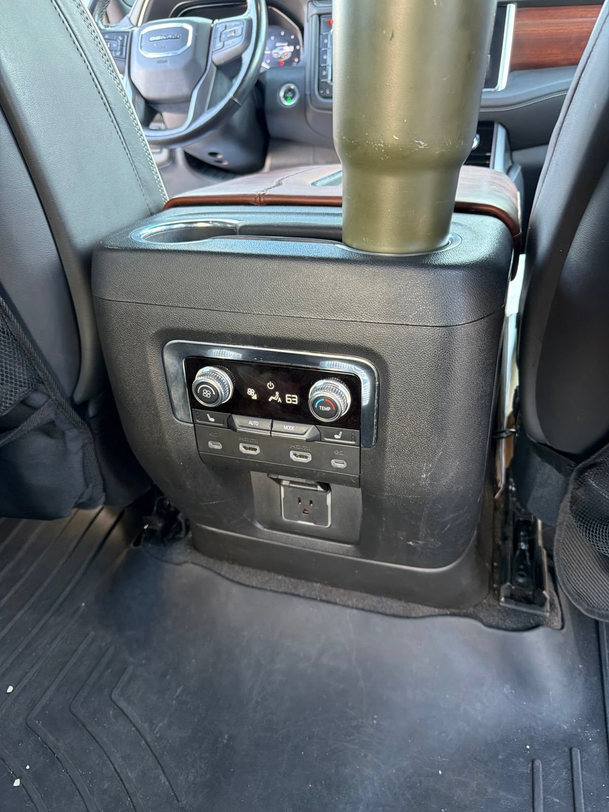 Used 2023 GMC Yukon XL Denali Ultimate AWD/4WD image 22