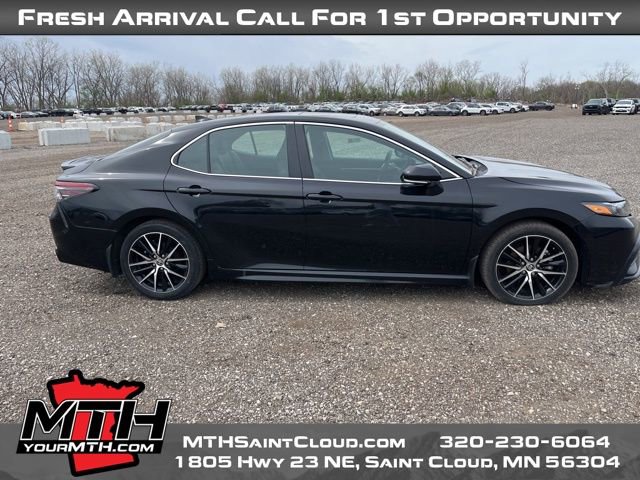 Used 2024 Toyota Camry SE