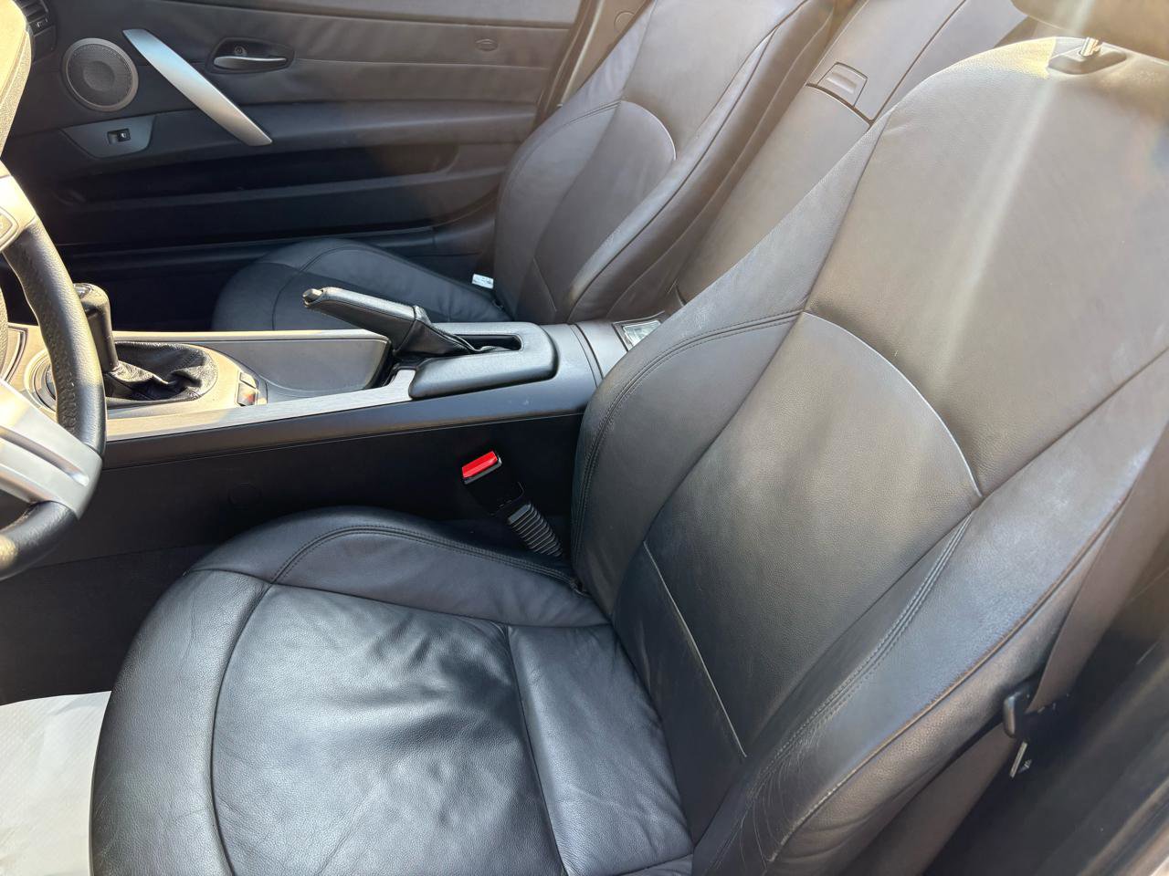 Used 2004 BMW Z4 2.5i image 33