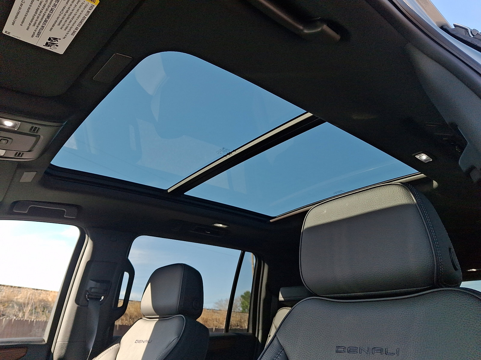 Used 2025 GMC Yukon XL Denali w/ Sun & Power Step Package image 15