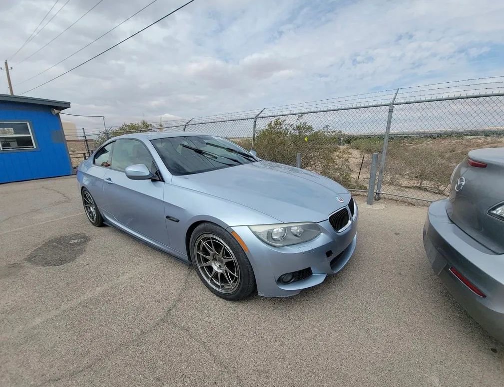 Used 2011 BMW 335i Coupe w/ M Sport Pkg image 4