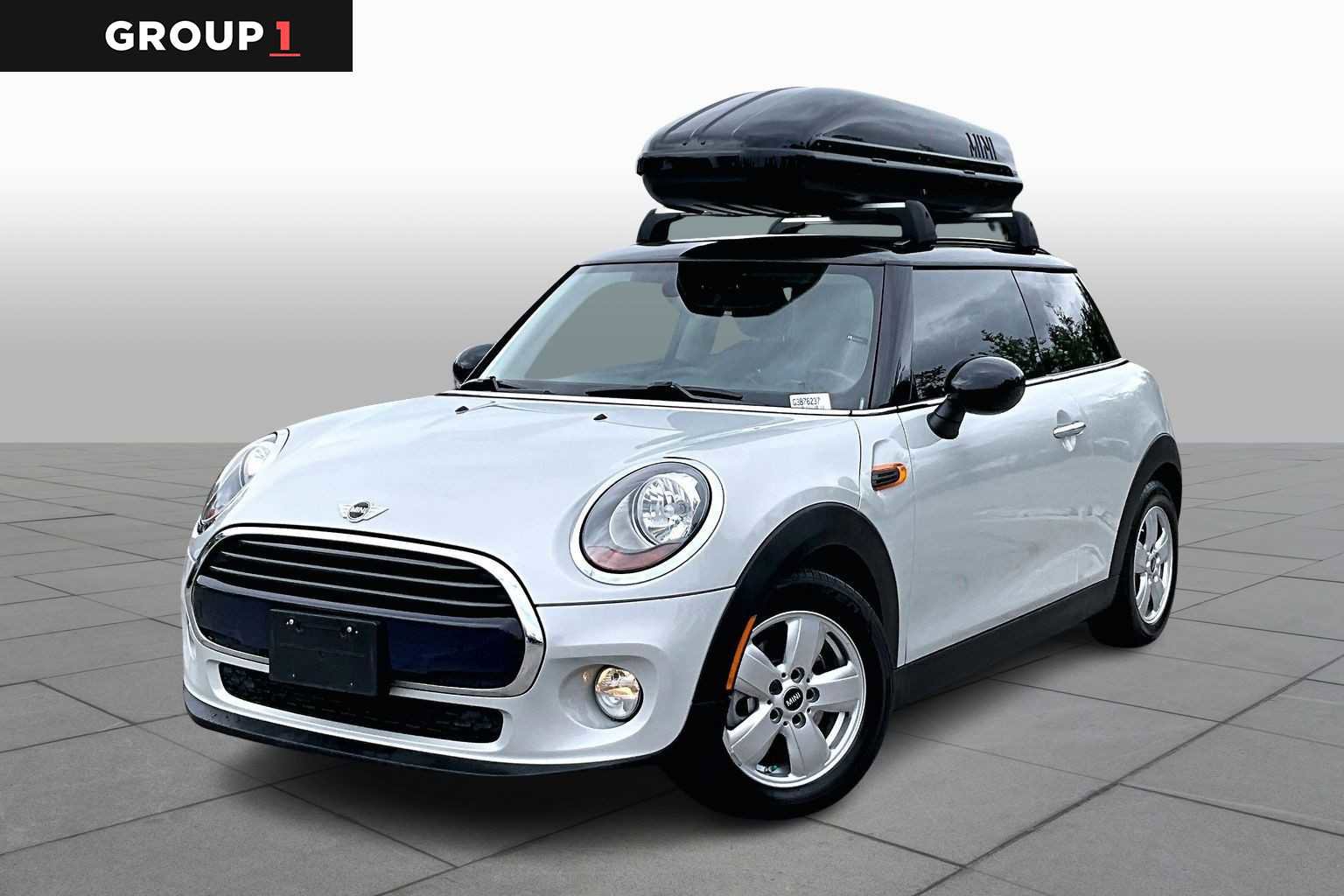Used 2016 MINI Cooper 2-Door Hardtop image 1
