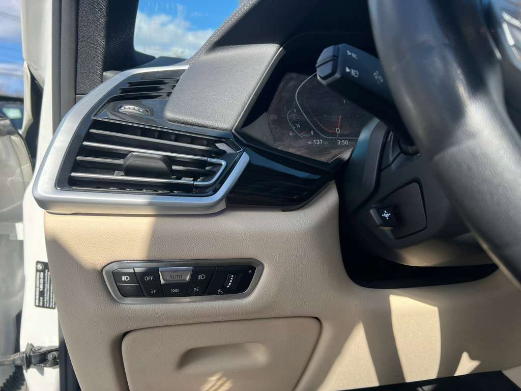 Used 2021 BMW X5 xDrive40i w/ Premium Package 2 image 21