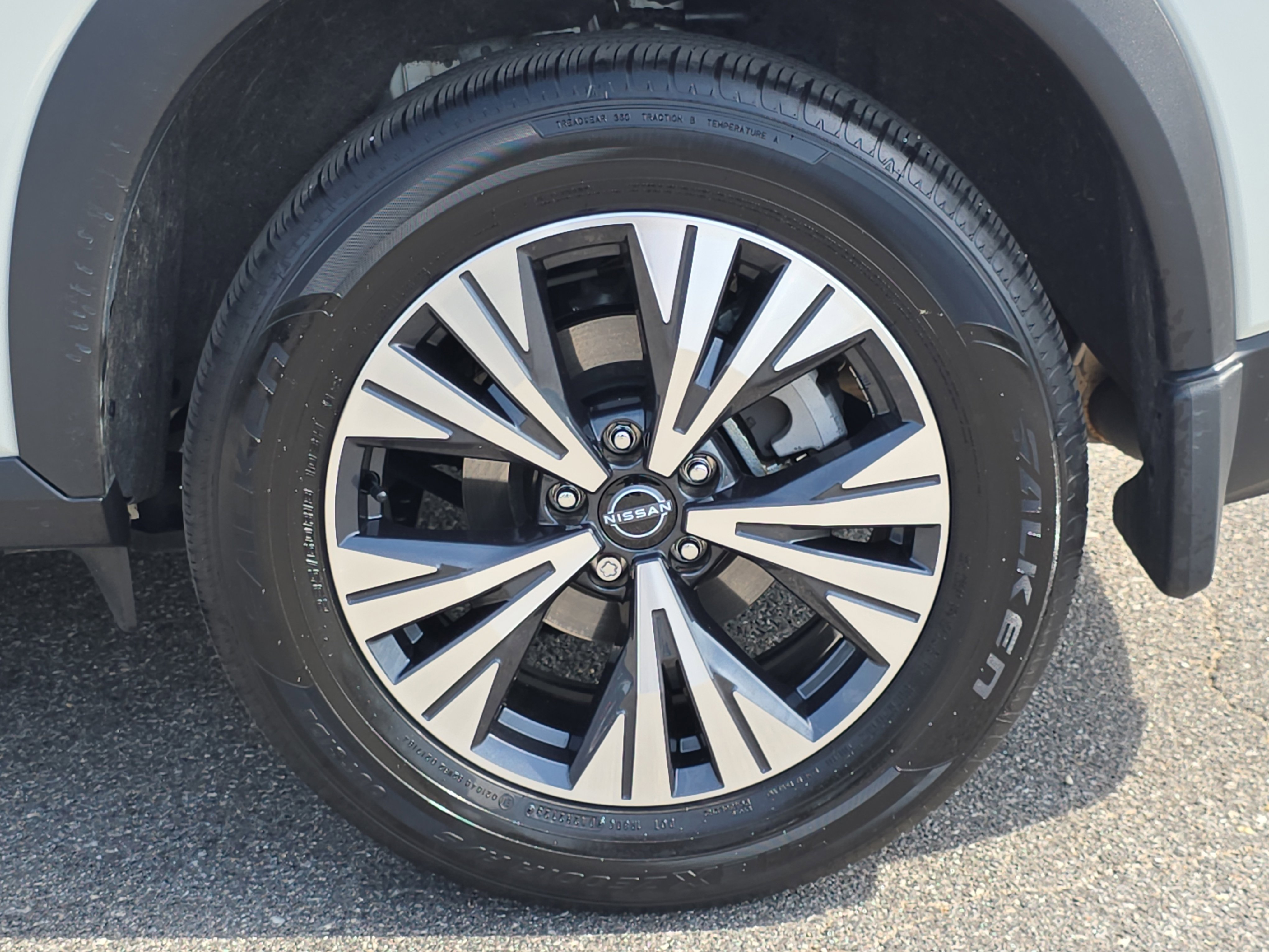 Used 2023 Nissan Rogue SV w/ SV Premium B Package FWD image 33