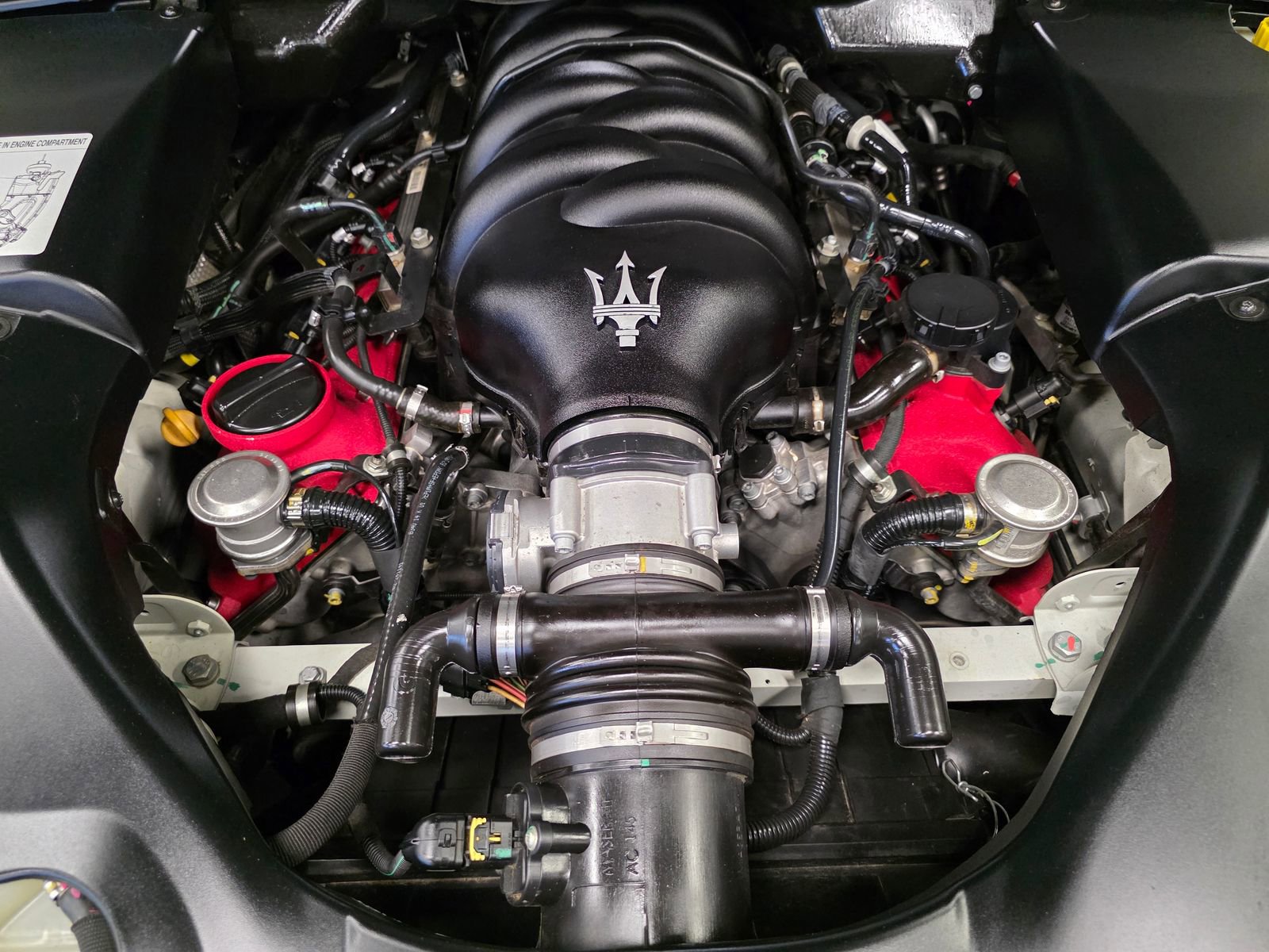 Used 2015 Maserati GranTurismo Sport RWD image 3
