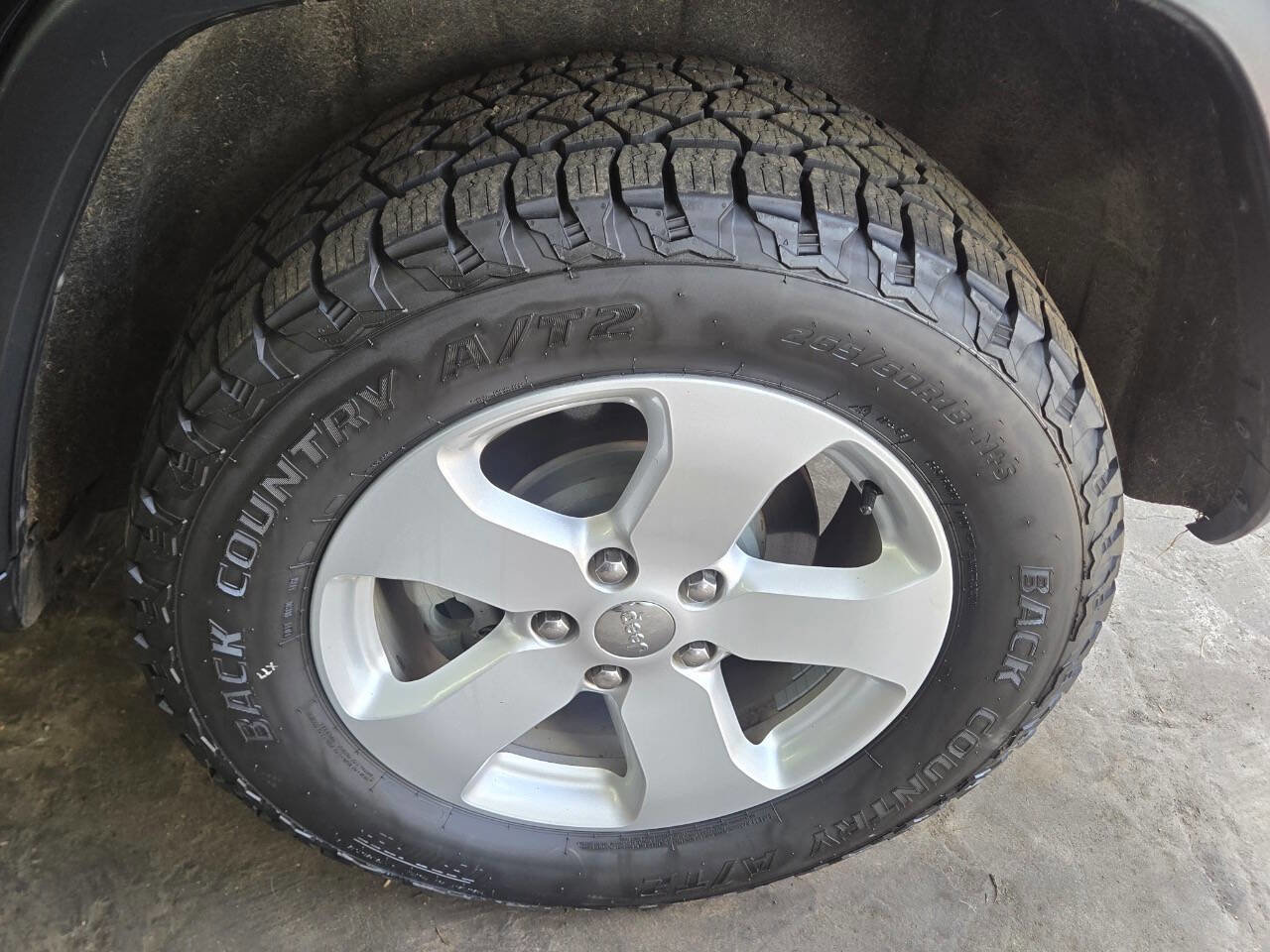 Used 2012 Jeep Grand Cherokee Laredo AWD/4WD image 31