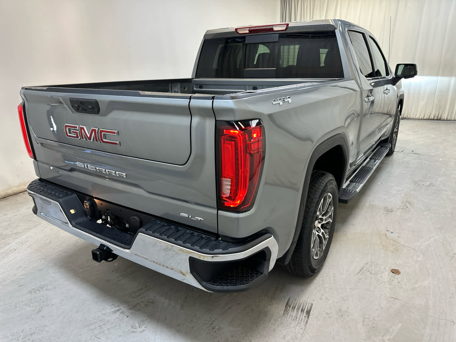 New 2026 GMC Sierra 1500 SLT w/ SLT Convenience Package image 11
