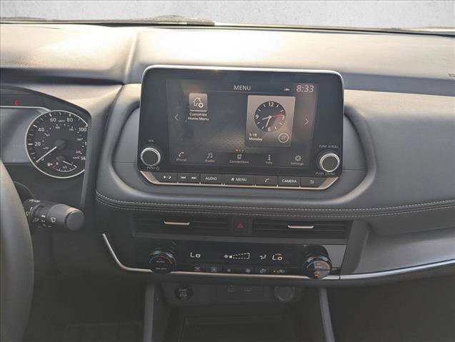 Used 2025 Nissan Rogue SV FWD image 14