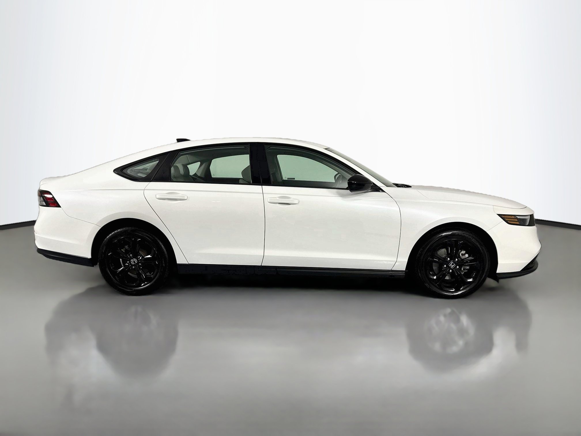 Certified 2025 Honda Accord SE image 4