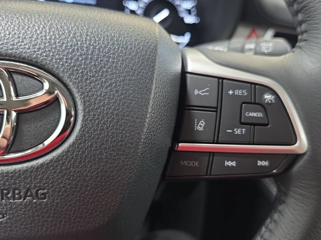 Certified 2026 Toyota Sienna XLE FWD image 14