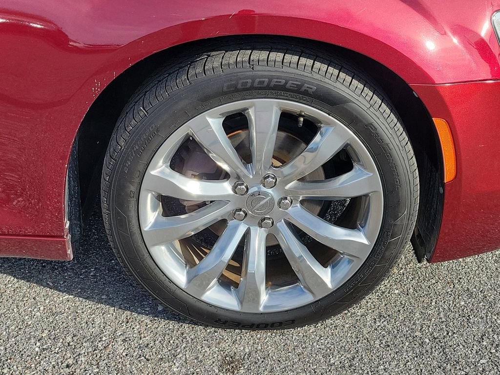 Used 2019 Chrysler 300 Limited image 7